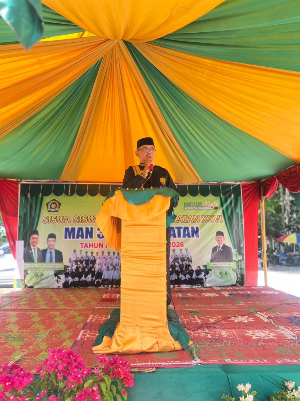 Suasana Haru Warnai Acara Perpisahan Siswa Kelas XII MAN 3 Aceh Selatan